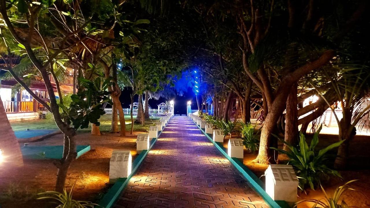 Blue Sand Beach Resort Trincomalee Exterior photo